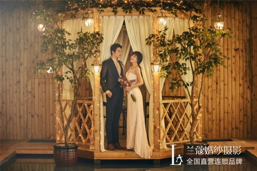 上海婚纱照各档次价格,怎么对比套餐价位上海婚纱照各档次价格
