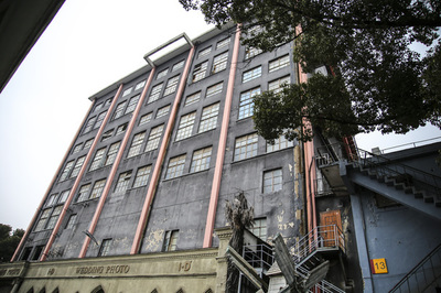 比亚迪唐穿越之旅:从小公园到花园厂房 从纺织厂到婚纱摄影基地